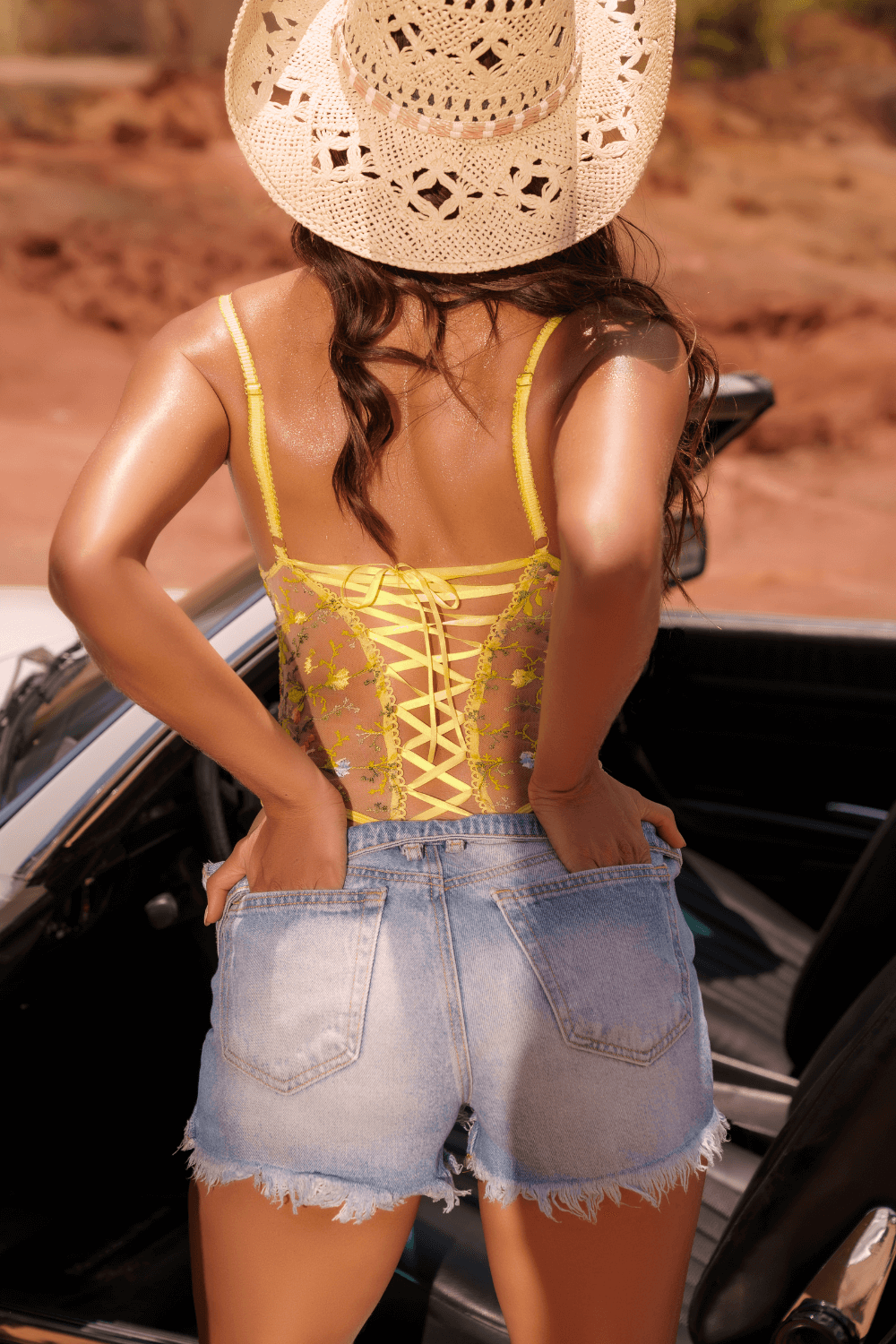 Body string jaune brodé – Image 6